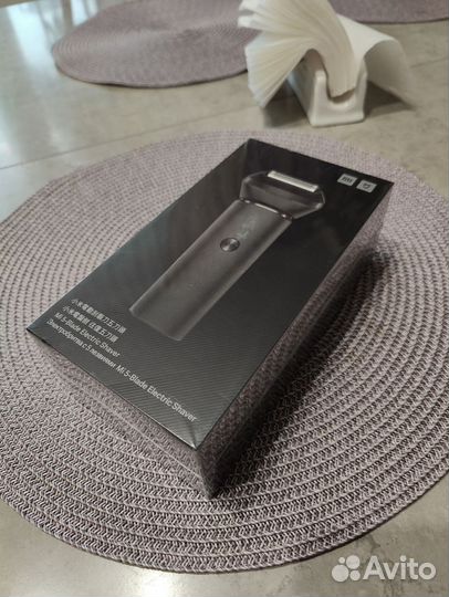 Бритва Xiaomi Mi 5-Blade electric shaver