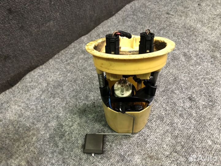 Топливный насос бмв Е87 16117190943