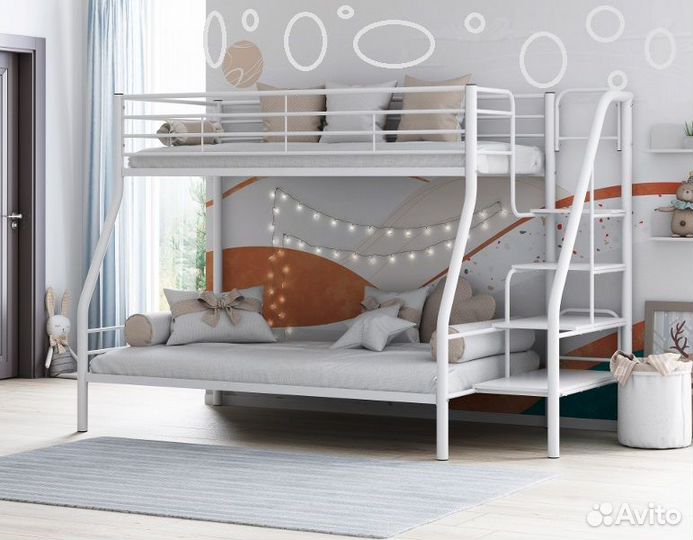 2х ярусная кровать с лестницей