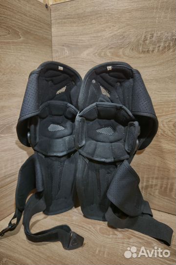 Наколенники leatt dual axis