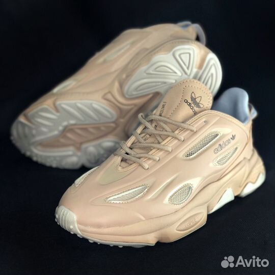 Кроссовки Adidas Ozweego