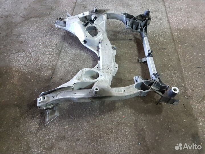 Балка подвески передняя Bmw 5-Series F10 N52B25