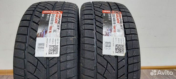 RoadX RX Frost WU01 255/40 R19 100V