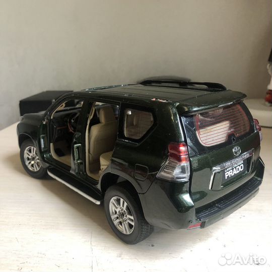 Toyota land cruiser prado 1:18