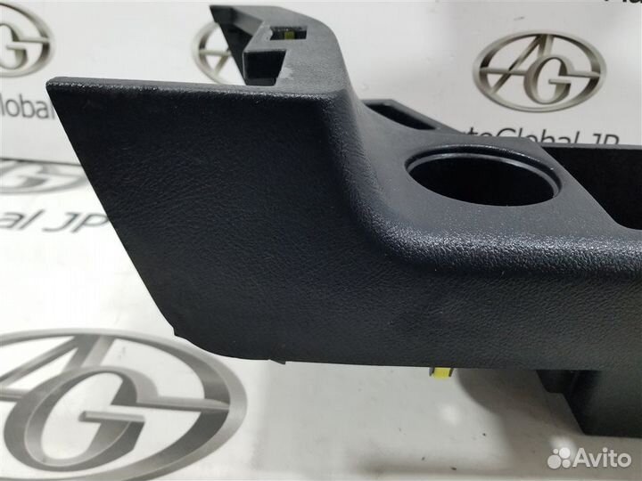 Подстаканник Toyota Tundra USK51L 3urfe 2009