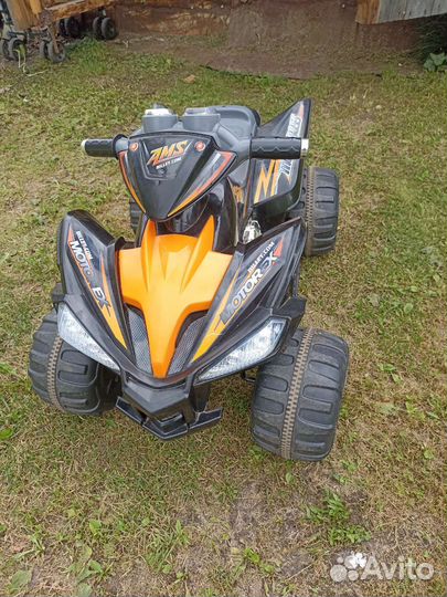 Детский квадроцикл на аккумуляторе