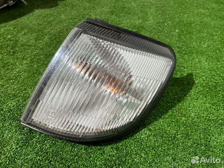 Поворотник передний левый Subaru Forester SF5 EJ