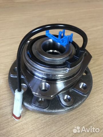 Ступица передняя новая Opel Astra H Zafira B 5болт