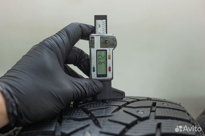 Bridgestone Blizzak Spike-02 SUV 225/55 R18 98T