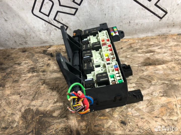 Блок предохранителей Jaguar Xe 1