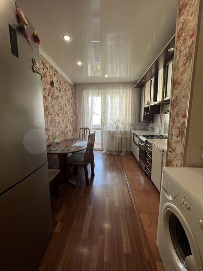 4-к. квартира, 80 м², 8/10 эт.