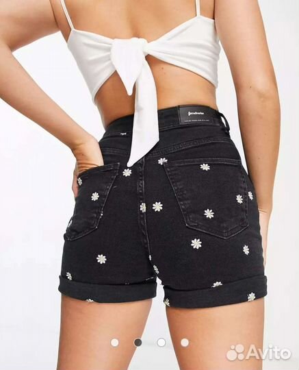 Stradivarius Новые джинсовые шорты с вышивкой