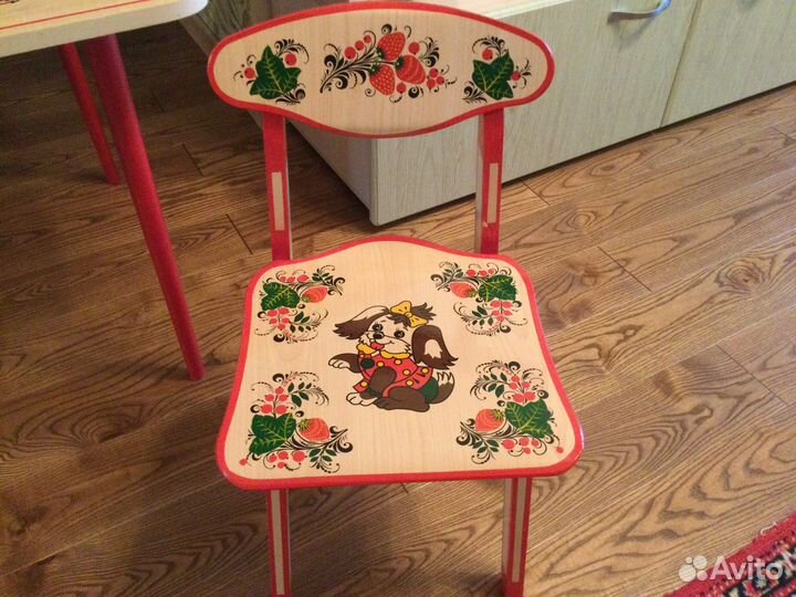 Детский столик и стул