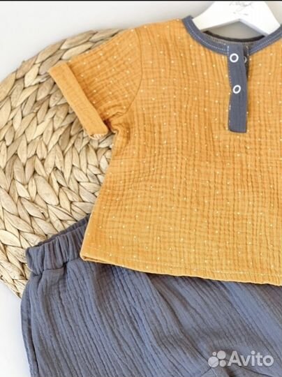 Продам муслиновый детский костюм