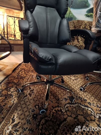 Компьютерное офисное кресло