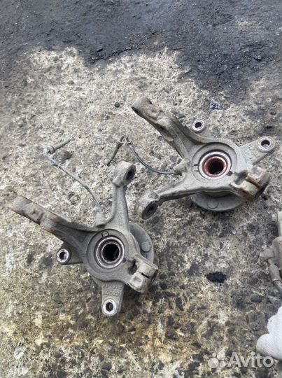 Поворотные кулаки Ford Fiesta 6 MK6