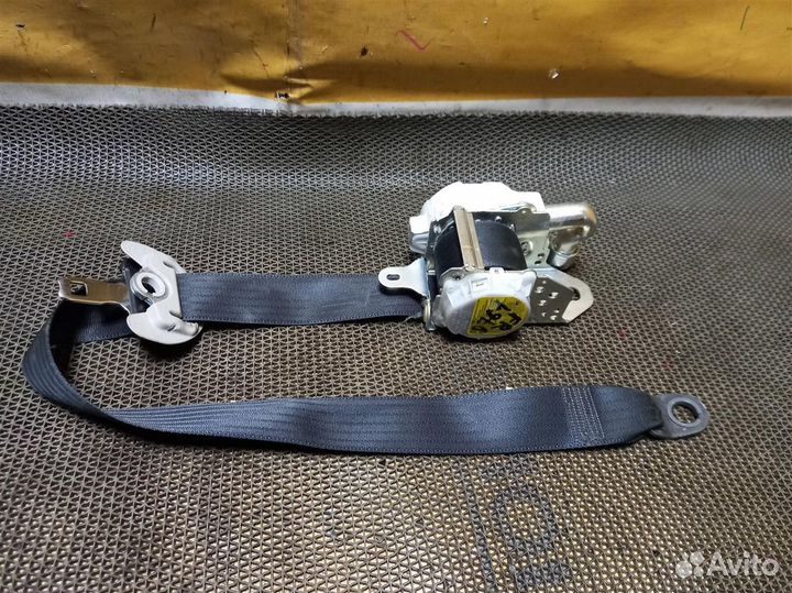 Ремень безопасности передний правый toyota avens
