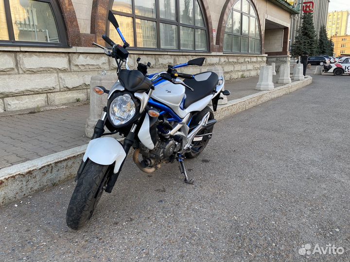 Suzuki gladius SFV 650