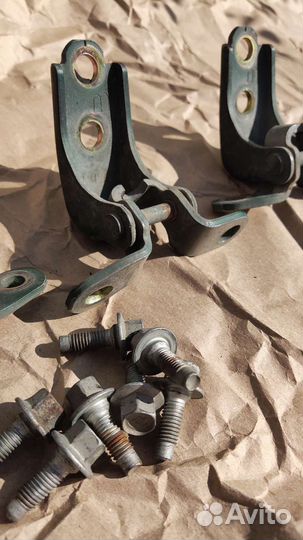 Петли водительской двери honda civic 6 ek3