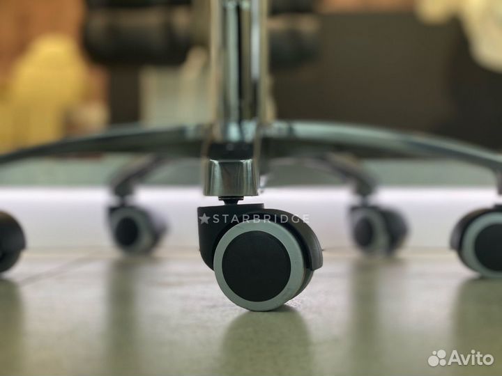 Стул мастера педикюра ультранизкий