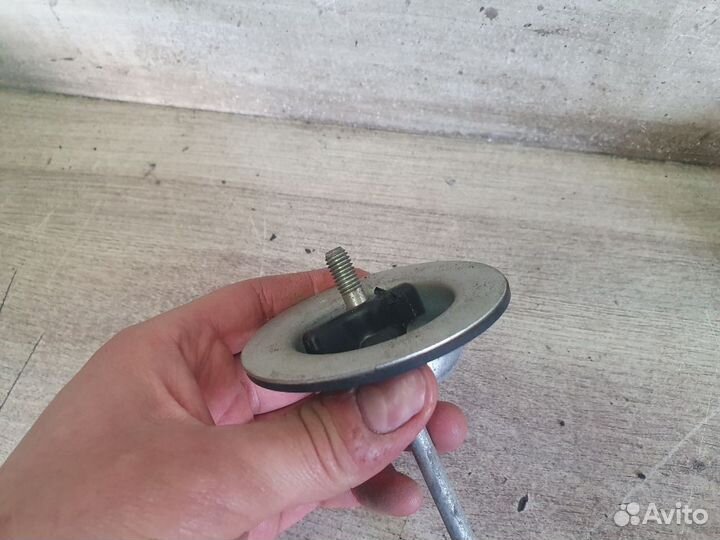 Болт крепления запасного колеса Toyota Camry XV30