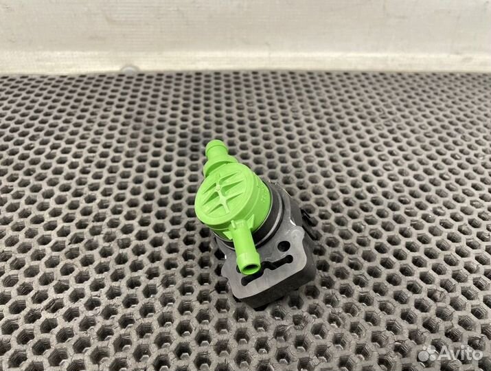 Клапан вентиляции топливного бака Mercedes-Benz