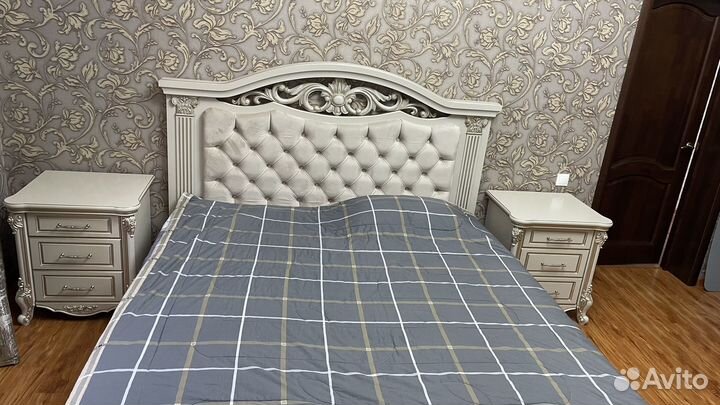 Спальный гарнитур бу