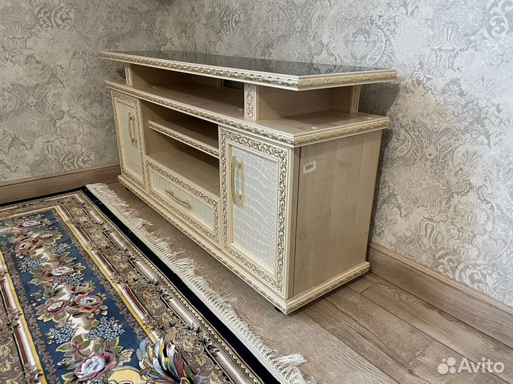 Подставка под телевизор