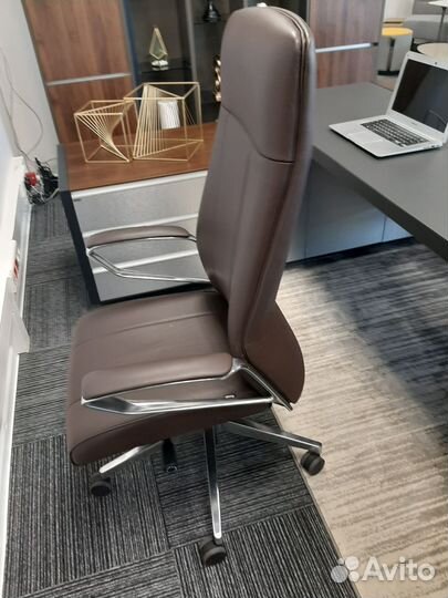 Эргономичное офисное кресло Sunon Calm