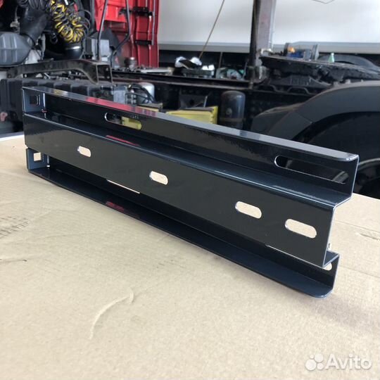 Кронштейн инструментального ящика крыла Schmitz