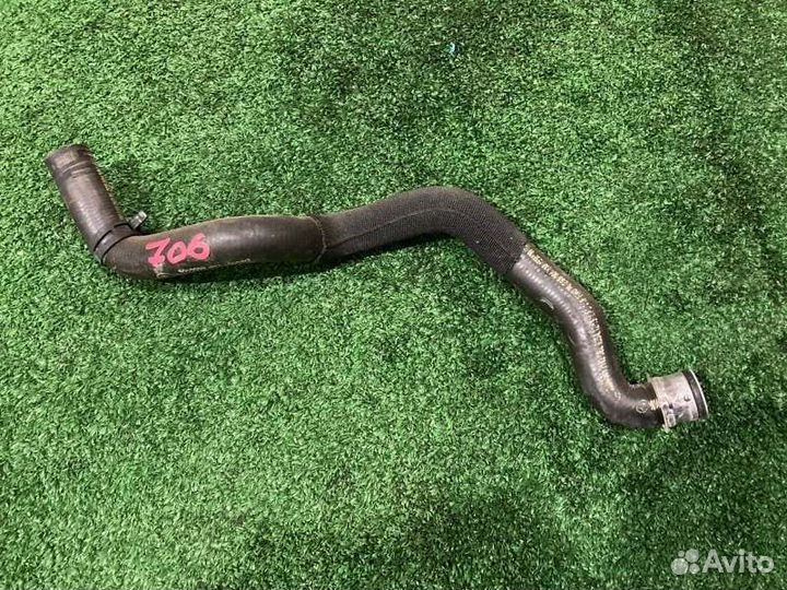 Патрубок охлаждения Mercedes-Benz E-Class C207