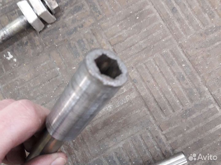 Ось колеса Ducati 900ss monster