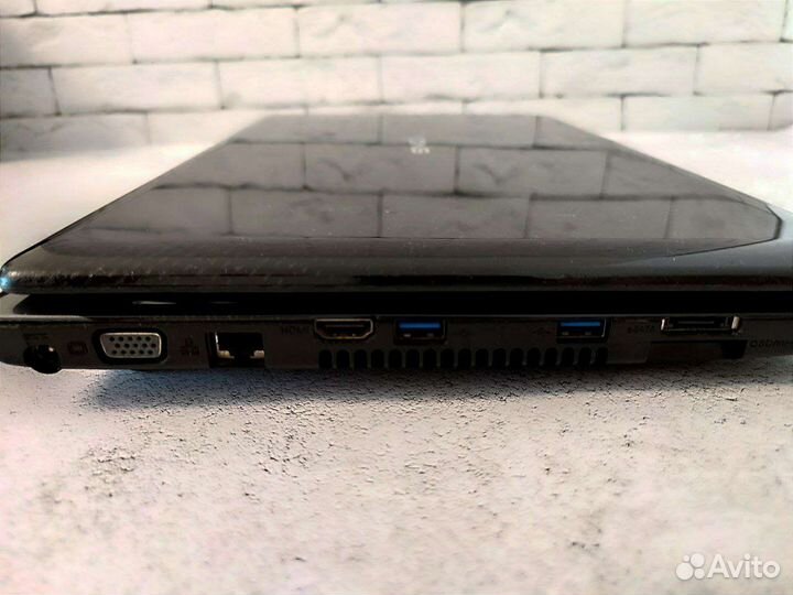 DNS i3/8gb/635m/240ssd/500hdd