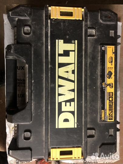 Ударный Dewalt шуруповерт