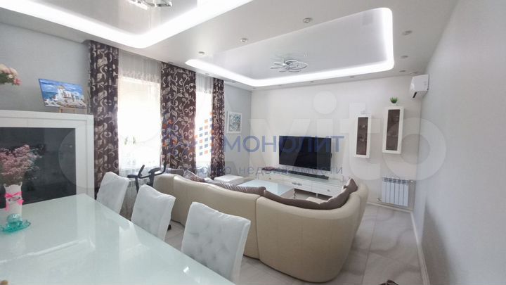 Таунхаус 180 м² на участке 8 сот.