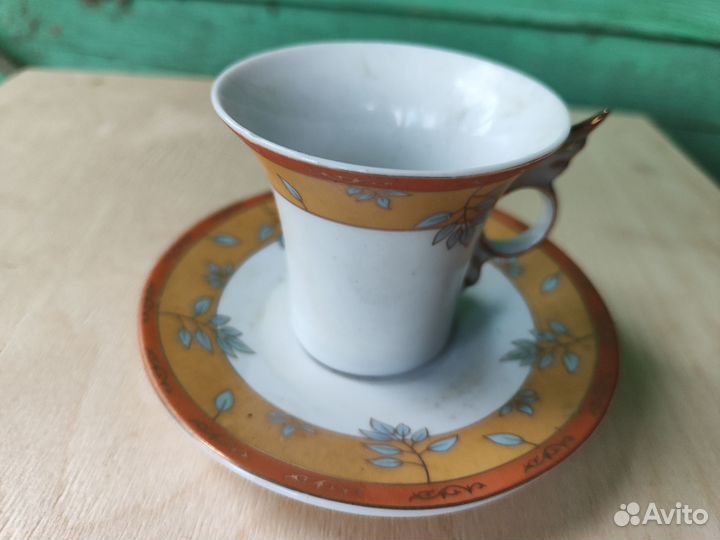 Набор чашечек с блюдцами