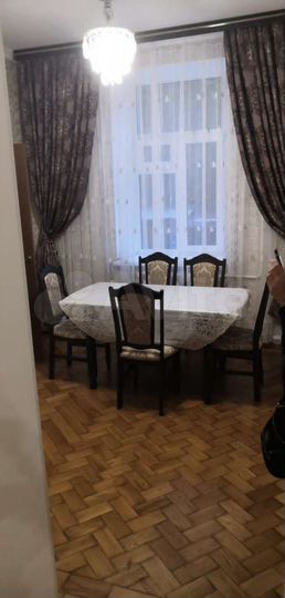 3-к. квартира, 70 м², 1/2 эт.