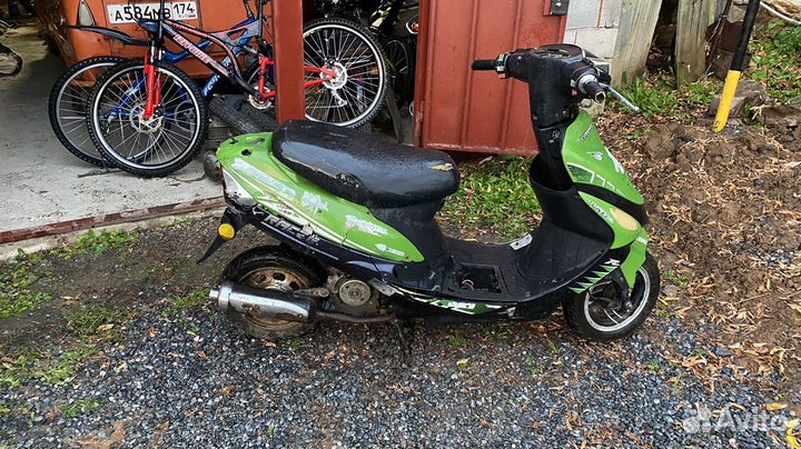 Скутер китайский под ремонт