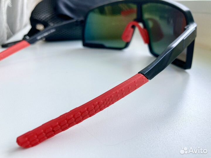 Спортивные солнцезащитные очки чëрные