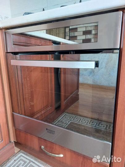 Духовой шкаф Hotpoint Ariston