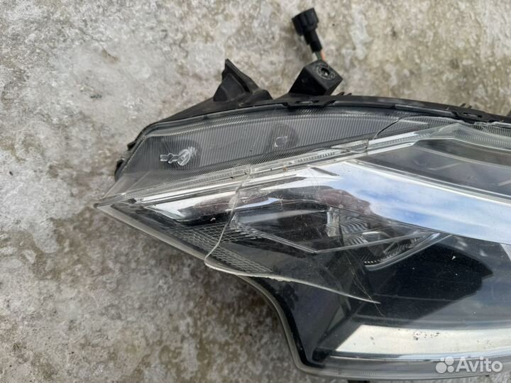 Фара левая e-power