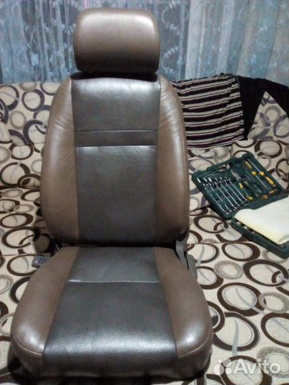 Перетяжка автосалона, мебели