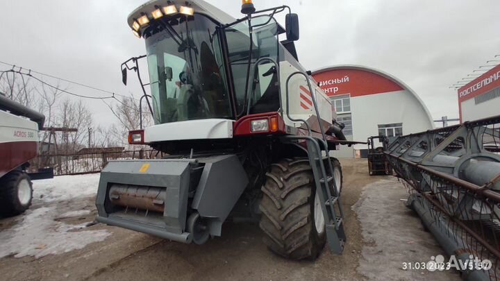 Комбайн Ростсельмаш Vector 410, 2010