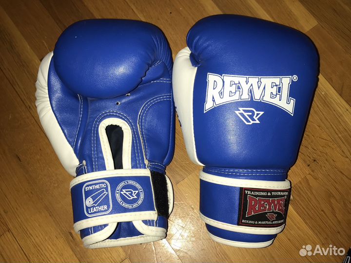 Шлем мма и боксерские перчатки 10 oz