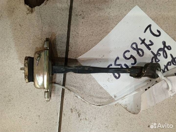 Ограничитель двери задней правой Hyundai Matrix 2