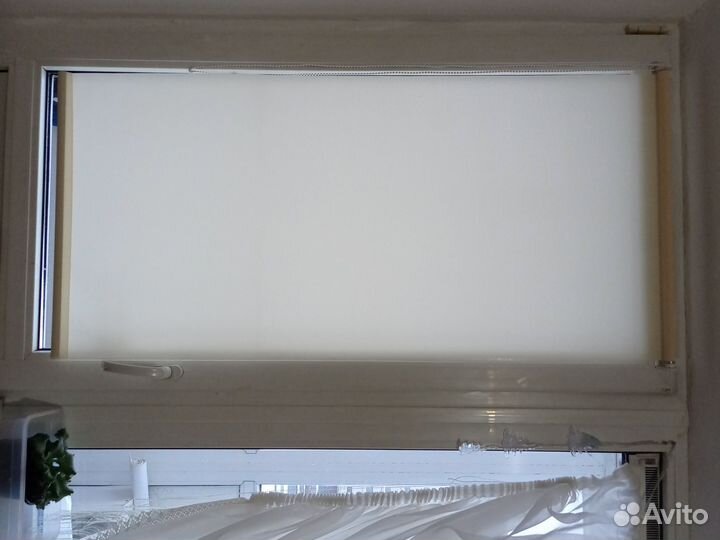 Шторы, жалюзи, комнатные цветы