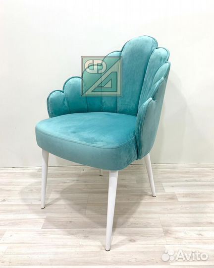 Стул деревянный