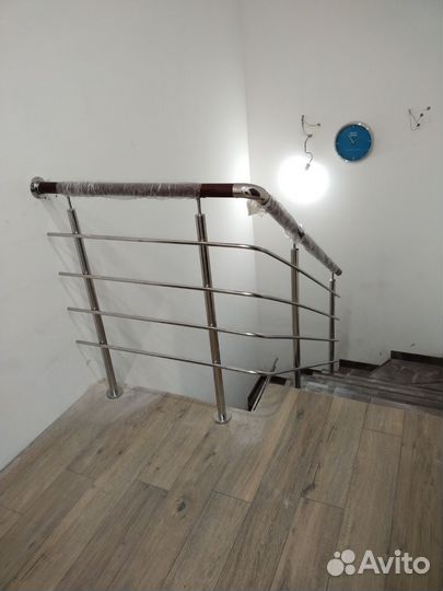 Лестницы из нержавейки в бассейне
