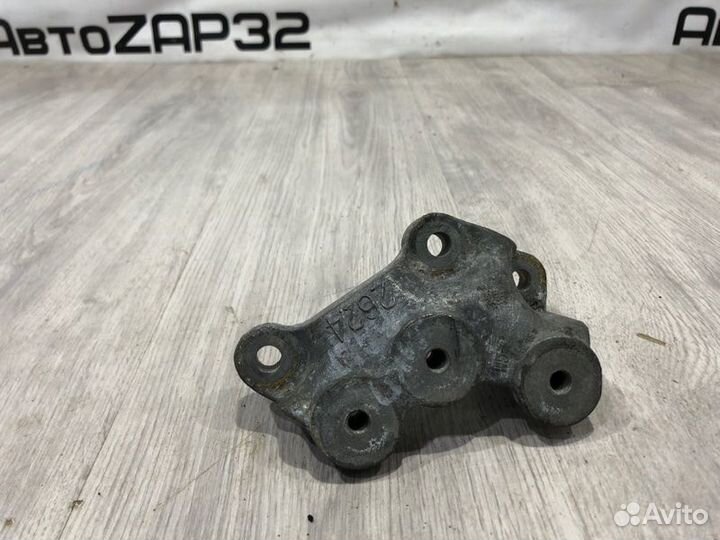 Кронштейн опоры кпп Chevrolet Cobalt Т 250 2013
