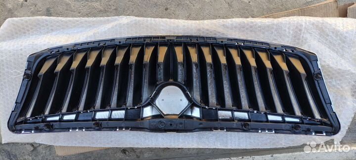 Новая решетка радиатора skoda octavia a5